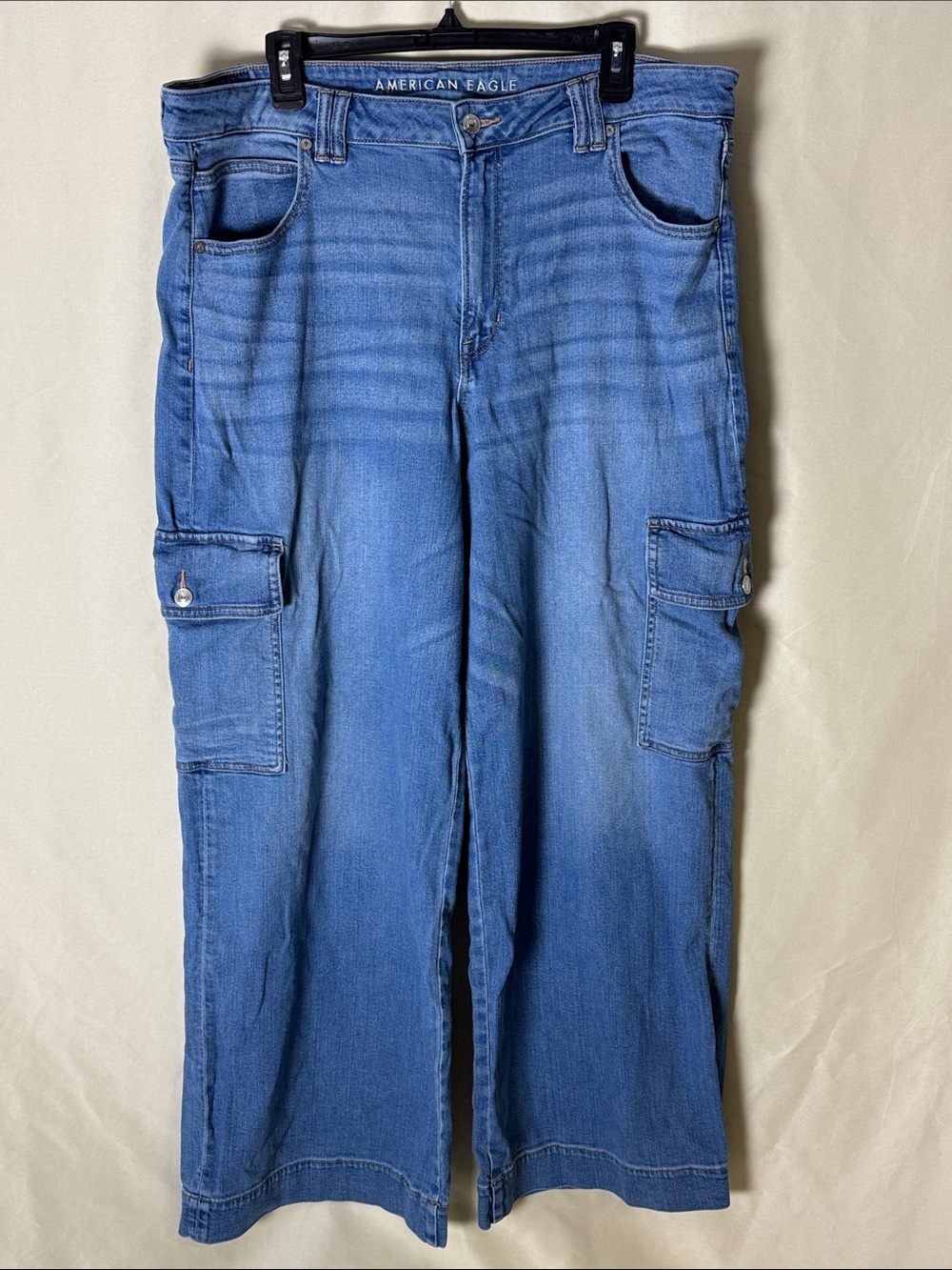 American Eagle Super High-Rise Baggy Wide-Leg Cargo Jeans